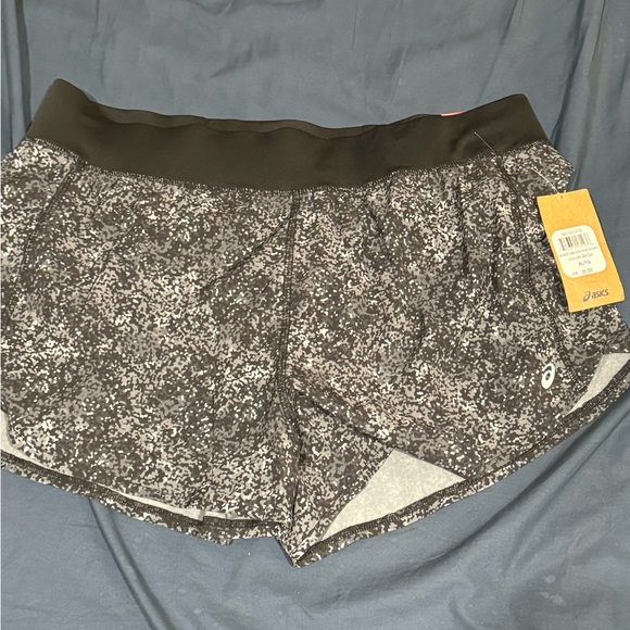 NEW ASICS Running Lined Short size XL - Picture 1 of 7